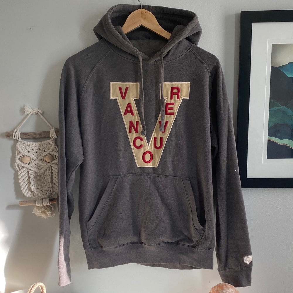 [S] Vancouver Canucks Retro Logo Grey Hoodie